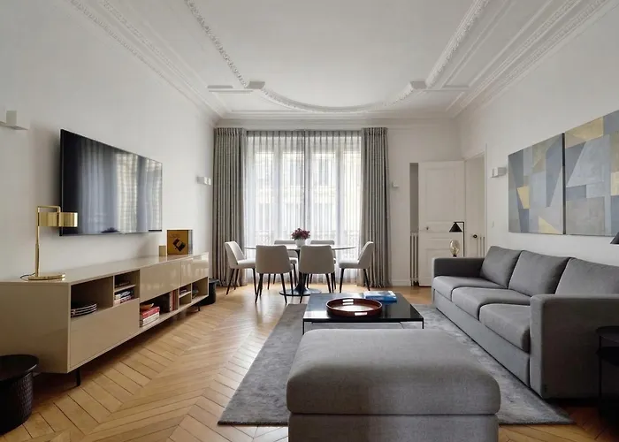 3br Berri Champs Elysees Париж