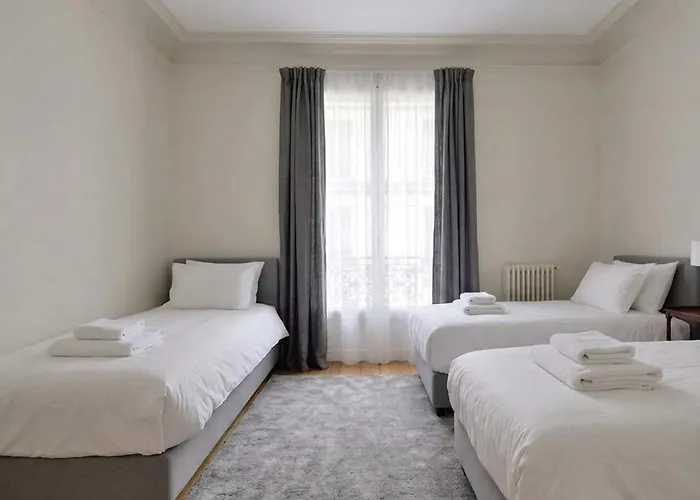 3br Berri Champs Elysees Paris