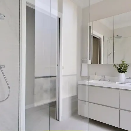 Διαμέρισμα 3br Berri Champs Elysees